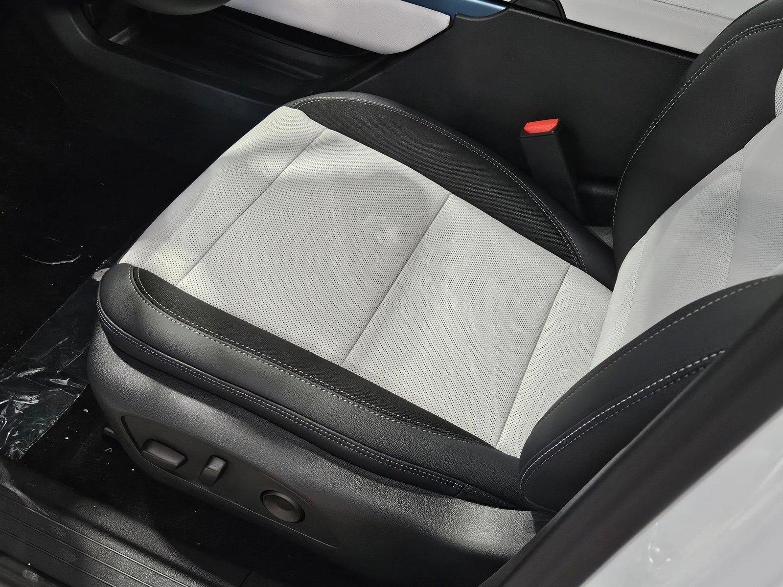 2025 Chevrolet Equinox EV Vehicle Photo in GREENACRES, FL 33463-3207