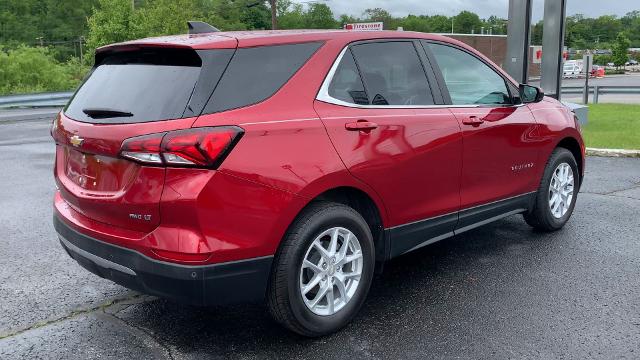 2022 Chevrolet Equinox Vehicle Photo in MOON TOWNSHIP, PA 15108-2571