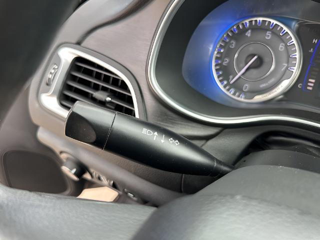 2015 Chrysler 200 Vehicle Photo in MANITOWOC, WI 54220-5838