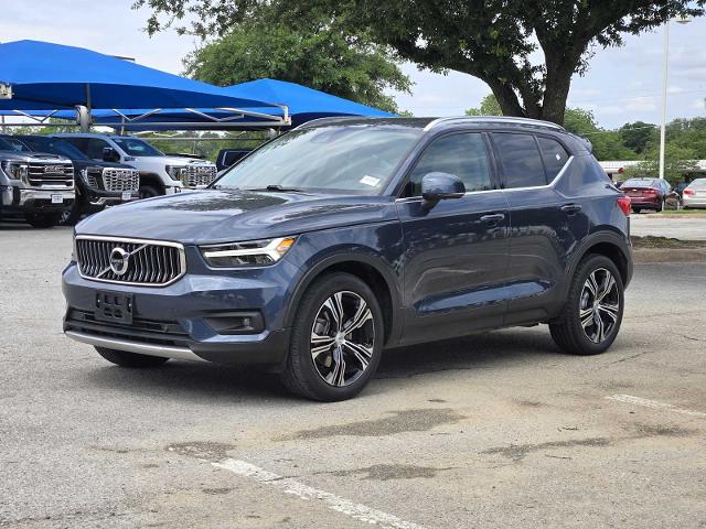 2022 Volvo XC40 Vehicle Photo in DENTON, TX 76210-9321