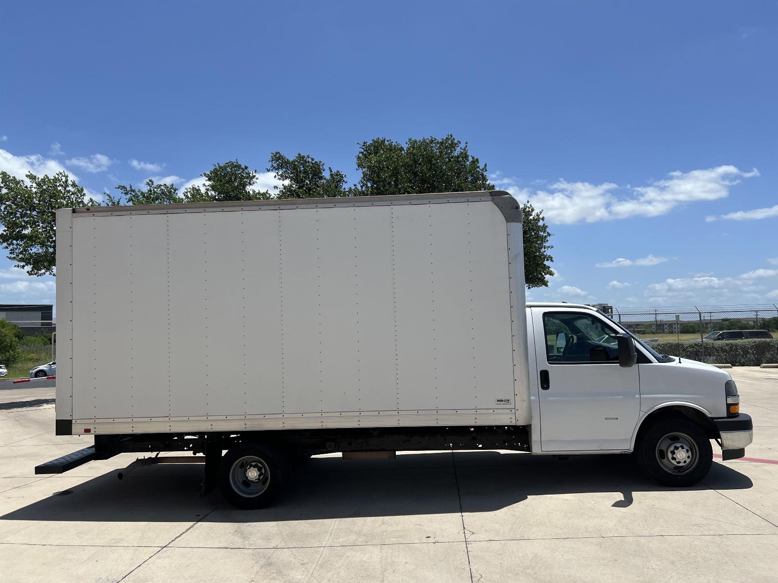 2021 Chevrolet Express Cutaway 3500 Vehicle Photo in GEORGETOWN, TX 78626-7508