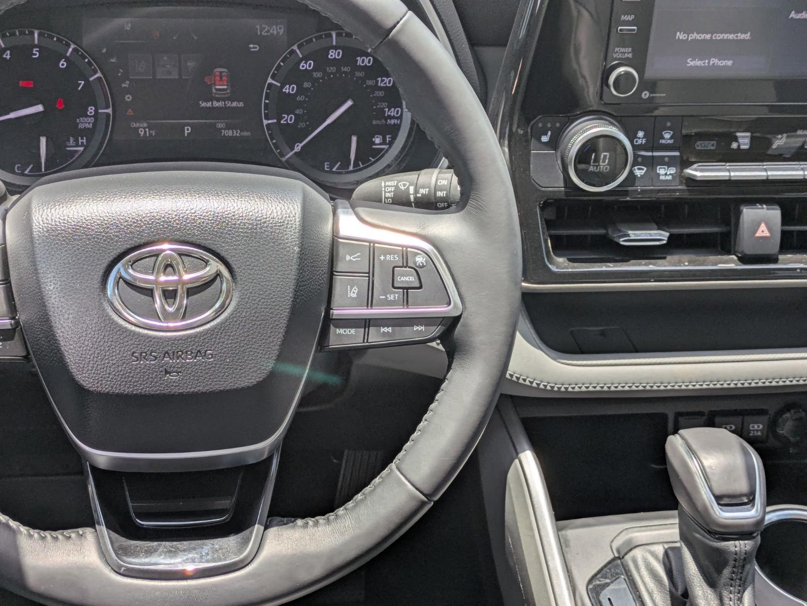 2021 Toyota Highlander Vehicle Photo in SELMA, TX 78154-1460