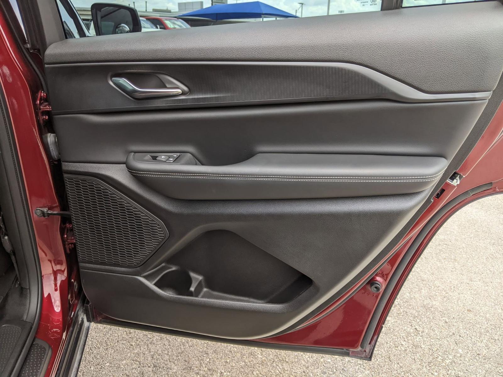 2024 Jeep Grand Cherokee L Vehicle Photo in Seguin, TX 78155