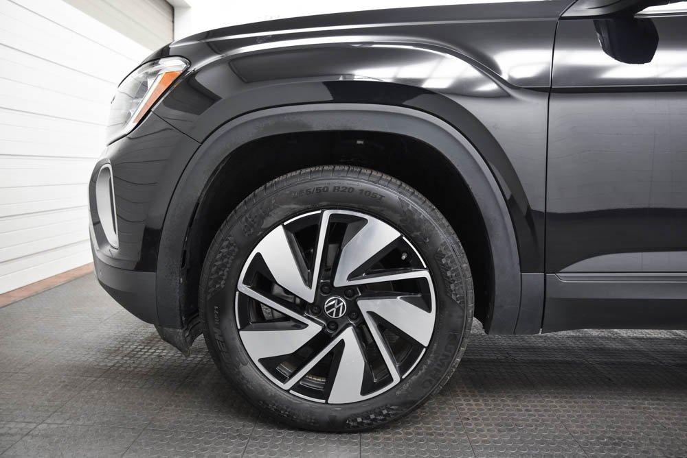 2024 Volkswagen Atlas Vehicle Photo in AKRON, OH 44303-2185