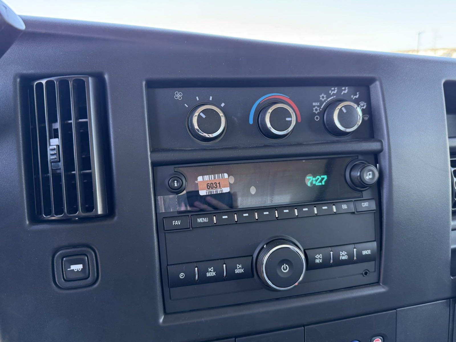 2024 Chevrolet Express Cutaway 3500 Vehicle Photo in GEORGETOWN, TX 78626-7508