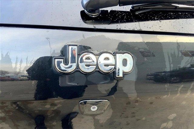 2015 Jeep Cherokee Vehicle Photo in TOPEKA, KS 66609-0000