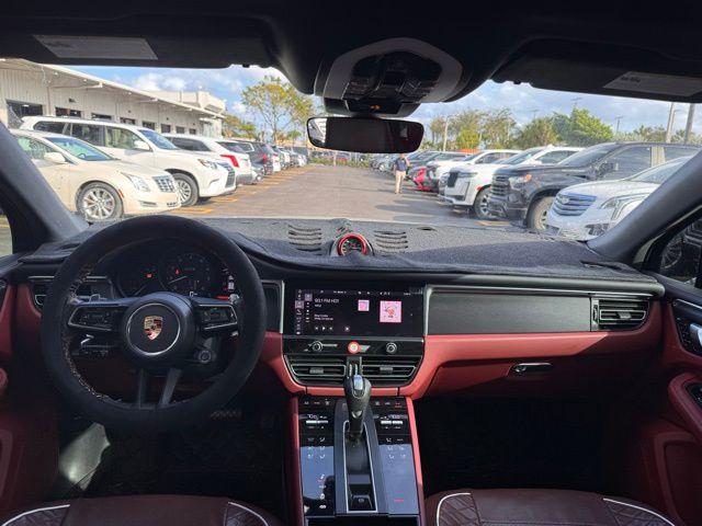 2024 Porsche Macan Vehicle Photo in DELRAY BEACH, FL 33483-3294