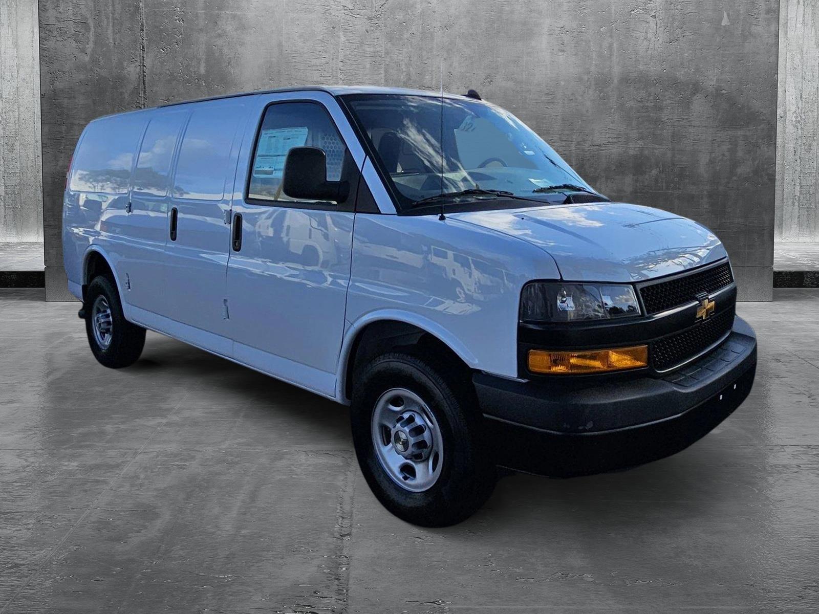 2024 Chevrolet Express Cargo 2500 Vehicle Photo in GREENACRES, FL 33463-3207