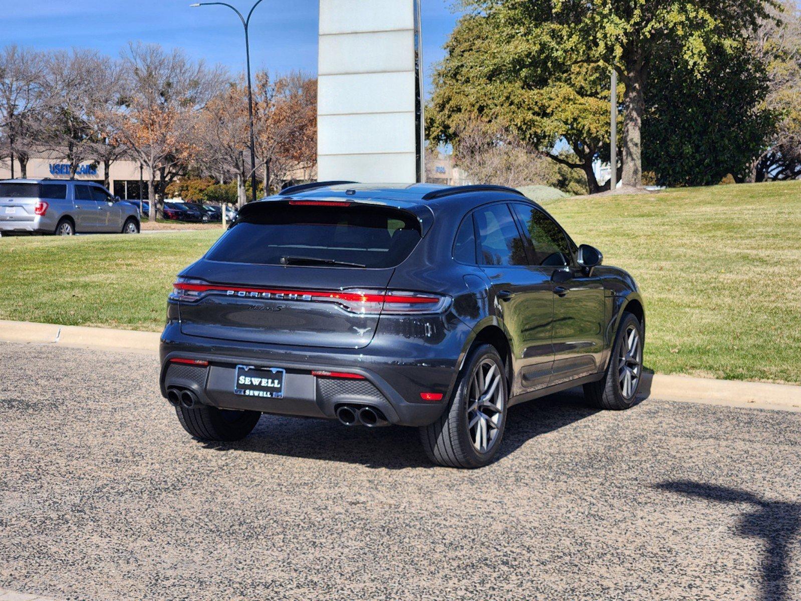 2022 Porsche Macan Vehicle Photo in FORT WORTH, TX 76132