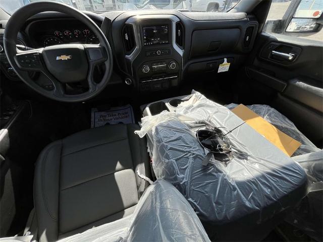 2024 Chevrolet Silverado 3500 HD Chassis Cab Vehicle Photo in ALCOA, TN 37701-3235