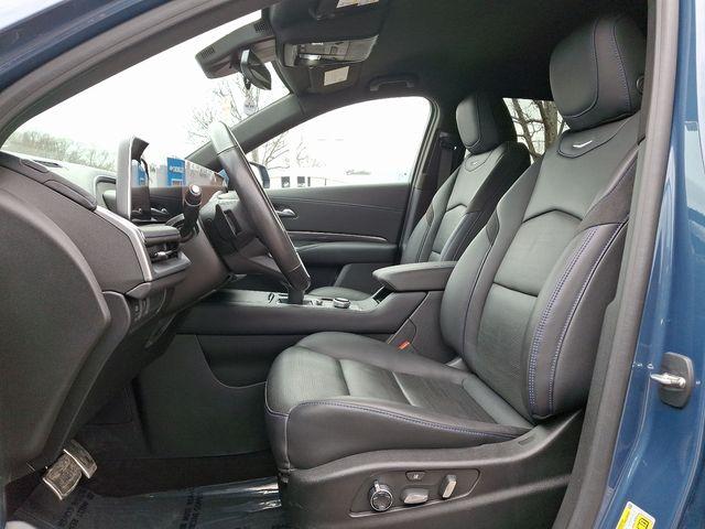 2024 Cadillac XT4 Vehicle Photo in DANBURY, CT 06810-5034