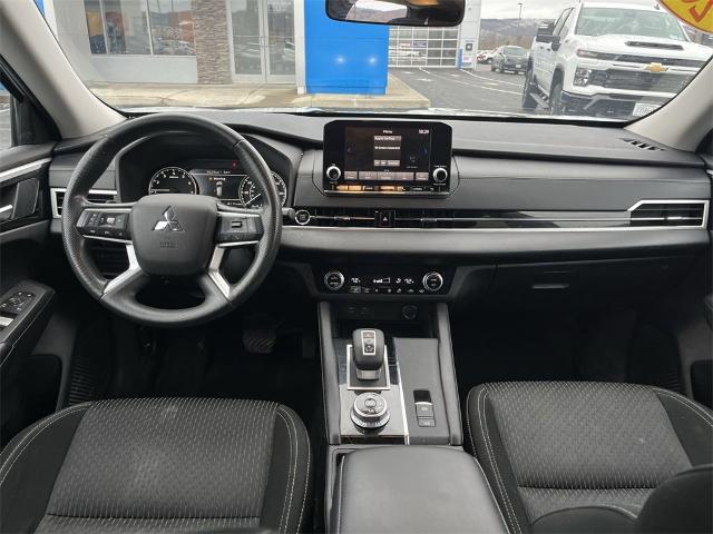 2022 Mitsubishi Outlander Vehicle Photo in TULLY, NY 13159-3159