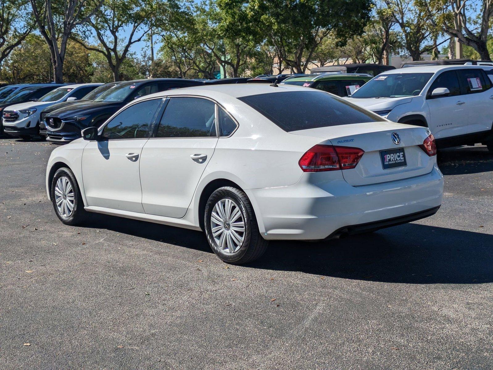 2015 Volkswagen Passat Vehicle Photo in GREENACRES, FL 33463-3207