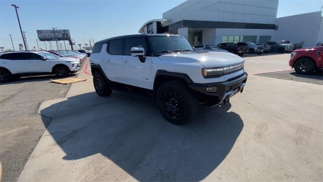 2025 GMC HUMMER EV SUV Vehicle Photo in Greenville, TX 75402