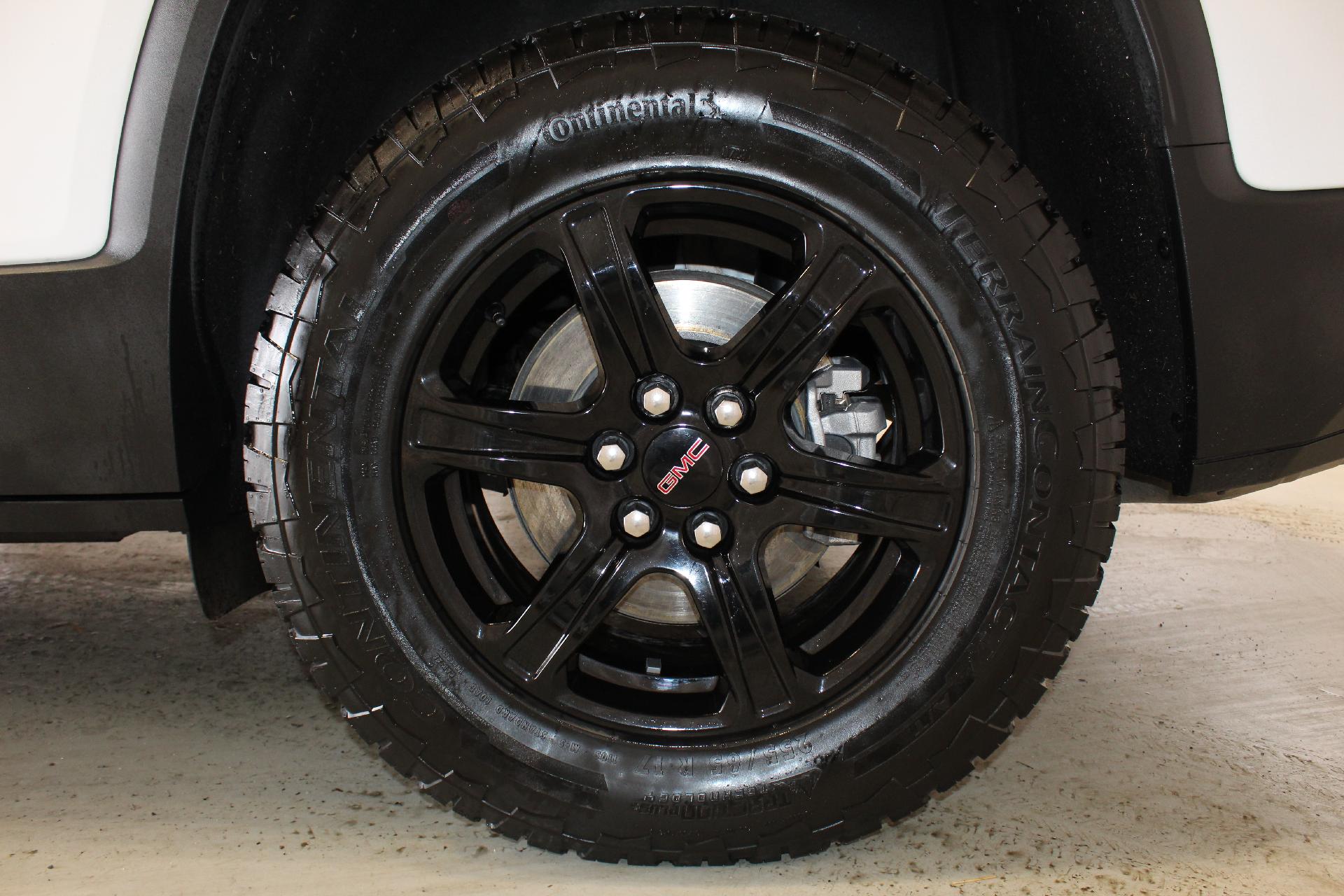 2023 GMC Acadia Vehicle Photo in NORTHAMPTON, MA 01060-1120