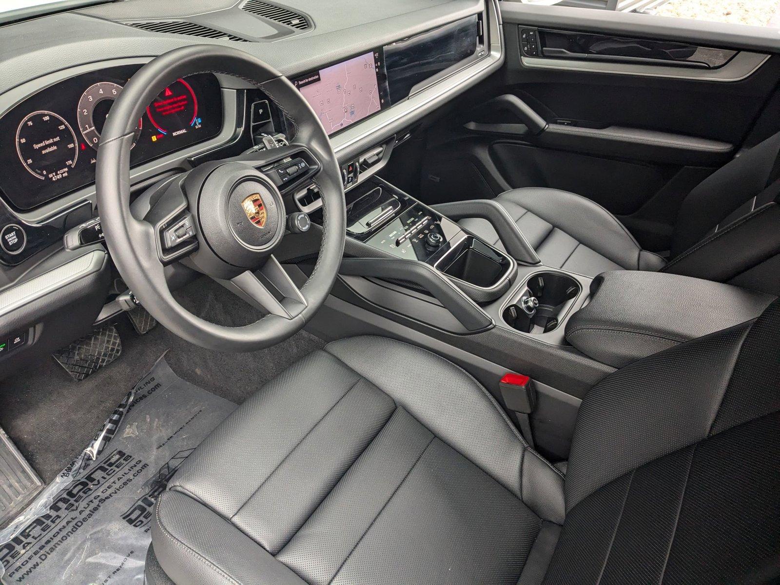 2024 Porsche Cayenne Vehicle Photo in Towson, MD 21204