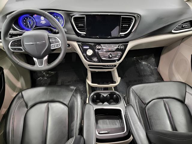 2023 Chrysler Pacifica Vehicle Photo in Green Bay, WI 54304
