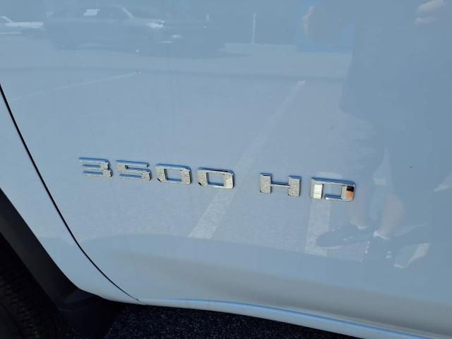 2025 Chevrolet Silverado 3500 HD Chassis Cab Vehicle Photo in EMPORIA, VA 23847-1235