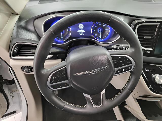 2023 Chrysler Pacifica Vehicle Photo in Green Bay, WI 54304