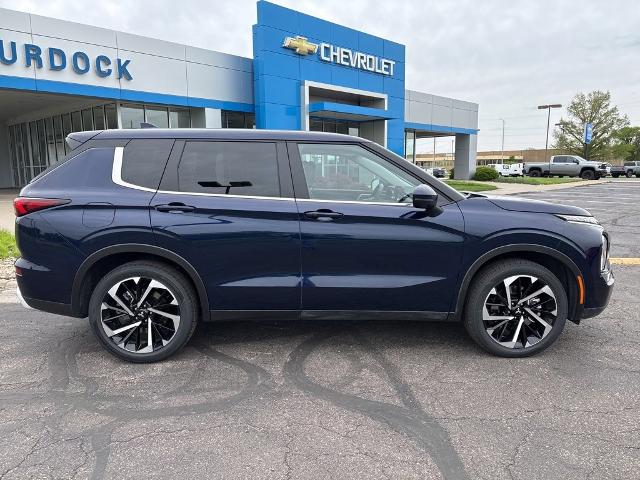 2023 Mitsubishi Outlander Vehicle Photo in MANHATTAN, KS 66502-5036