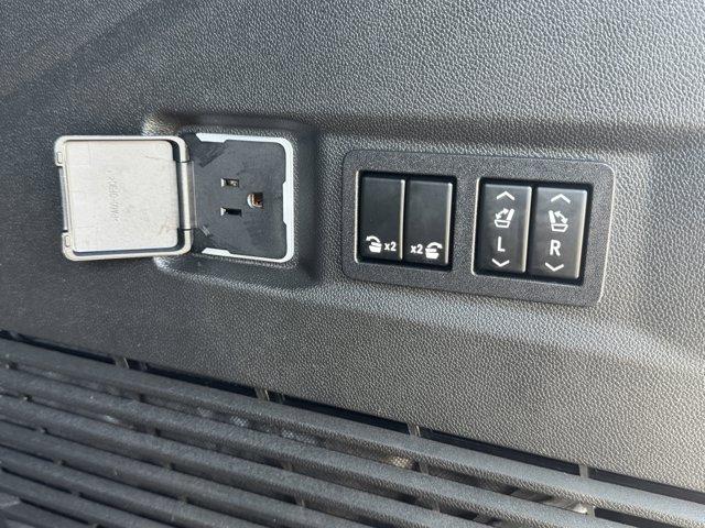 2022 GMC Yukon Vehicle Photo in LEOMINSTER, MA 01453-2952