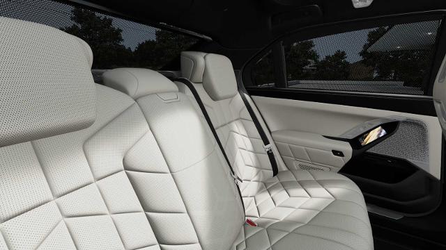 2025 BMW 760i xDrive Vehicle Photo in GRAPEVINE, TX 76051