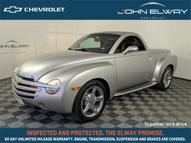 2005 Chevrolet SSR Vehicle Photo in ENGLEWOOD, CO 80113-6708