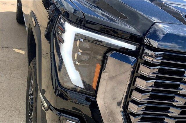 2024 GMC Sierra 2500 HD Vehicle Photo in TOPEKA, KS 66609-0000