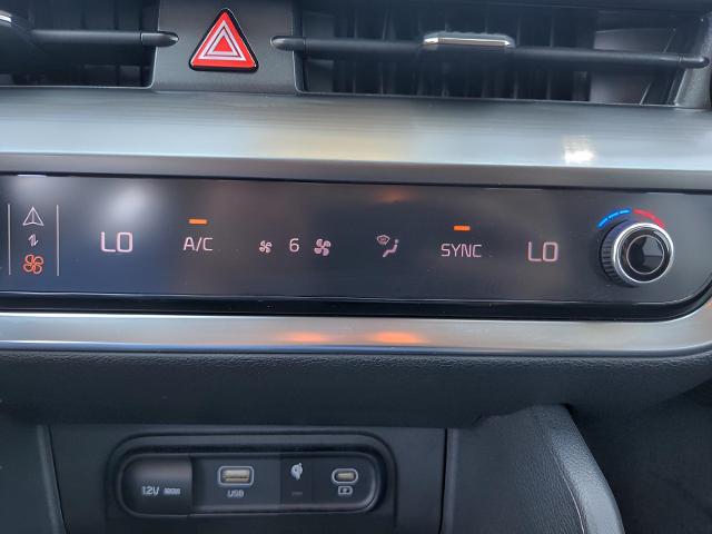 2023 Kia Sportage Vehicle Photo in Green Bay, WI 54304