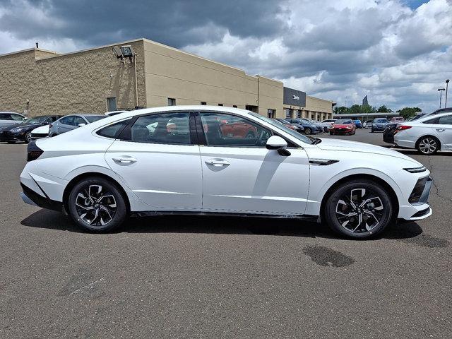 2025 Hyundai SONATA Vehicle Photo in Philadelphia, PA 19116