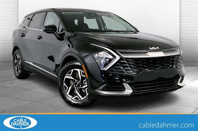 2023 Kia Sportage Vehicle Photo in Lees Summit, MO 64086