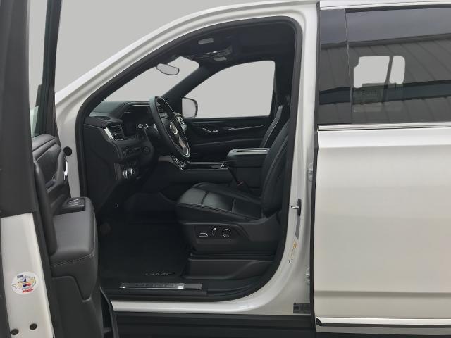 2024 GMC Yukon XL Vehicle Photo in GREEN BAY, WI 54303-3330