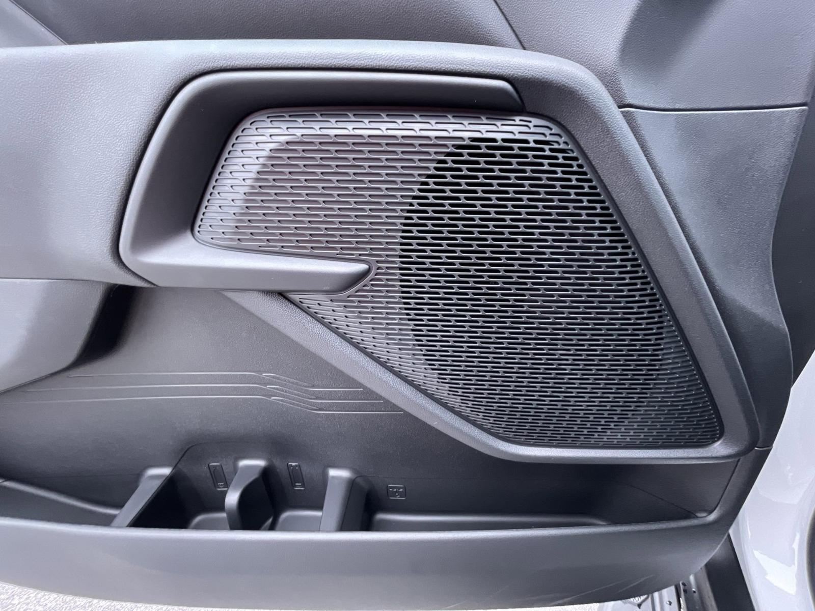 2024 Chevrolet Silverado EV Vehicle Photo in BENTONVILLE, AR 72712-4322