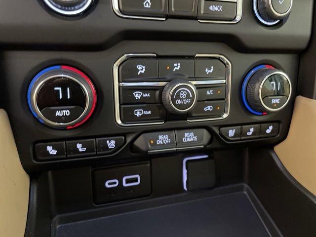 2024 Chevrolet Tahoe Vehicle Photo in PHOENIX, AZ 85014-3381