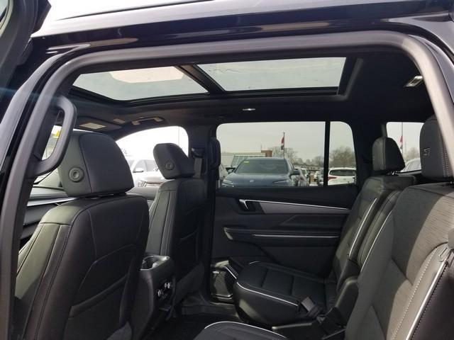 2025 Buick Enclave Vehicle Photo in ELYRIA, OH 44035-6349