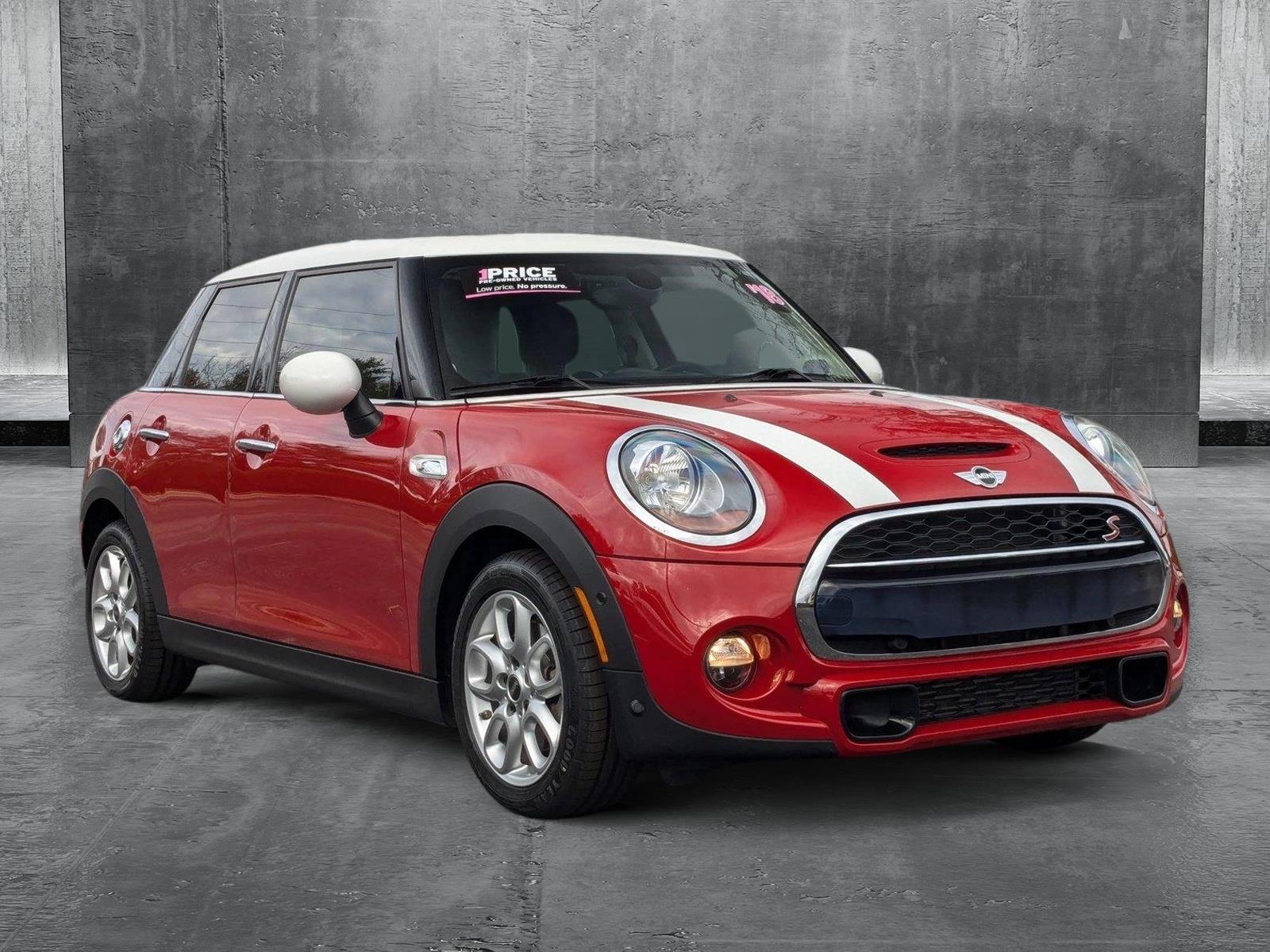 2018 MINI Cooper S Hardtop 4 Door Vehicle Photo in Jacksonville, FL 32244