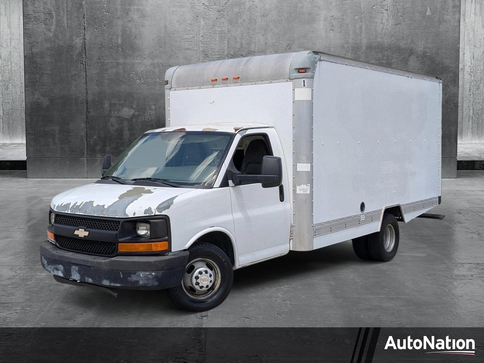 2013 Chevrolet Express Cutaway 3500 Vehicle Photo in PEMBROKE PINES, FL 33024-6534