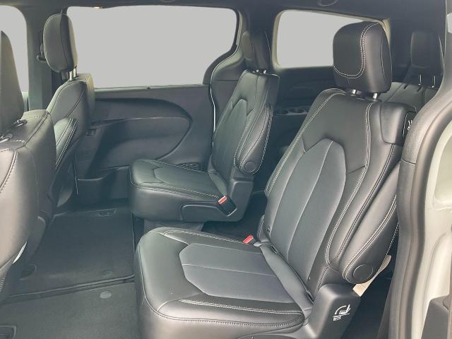 2025 Chrysler Pacifica Vehicle Photo in Oshkosh, WI 54901