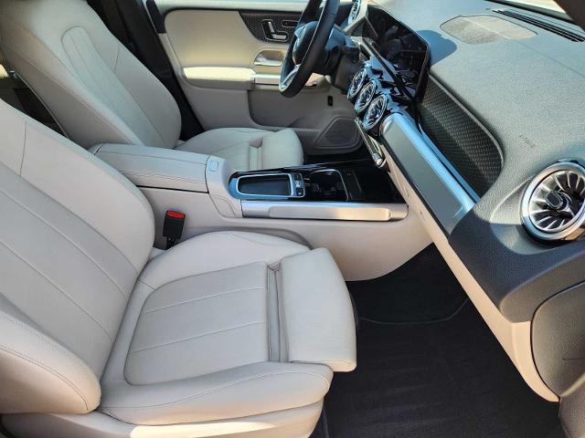 2025 Mercedes-Benz GLB Vehicle Photo in HOUSTON, TX 77079