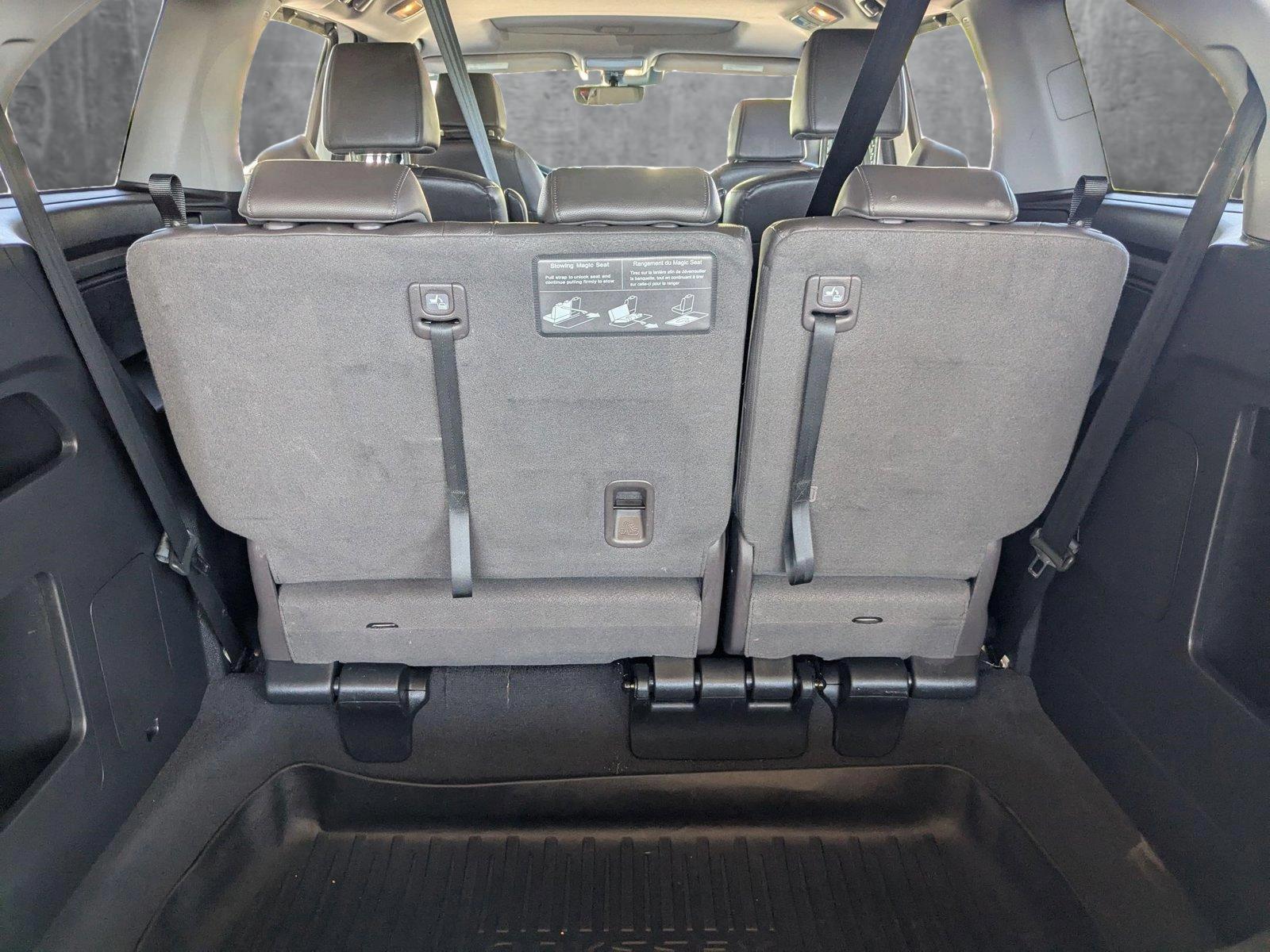 2019 Honda Odyssey Vehicle Photo in Valencia, CA 91355