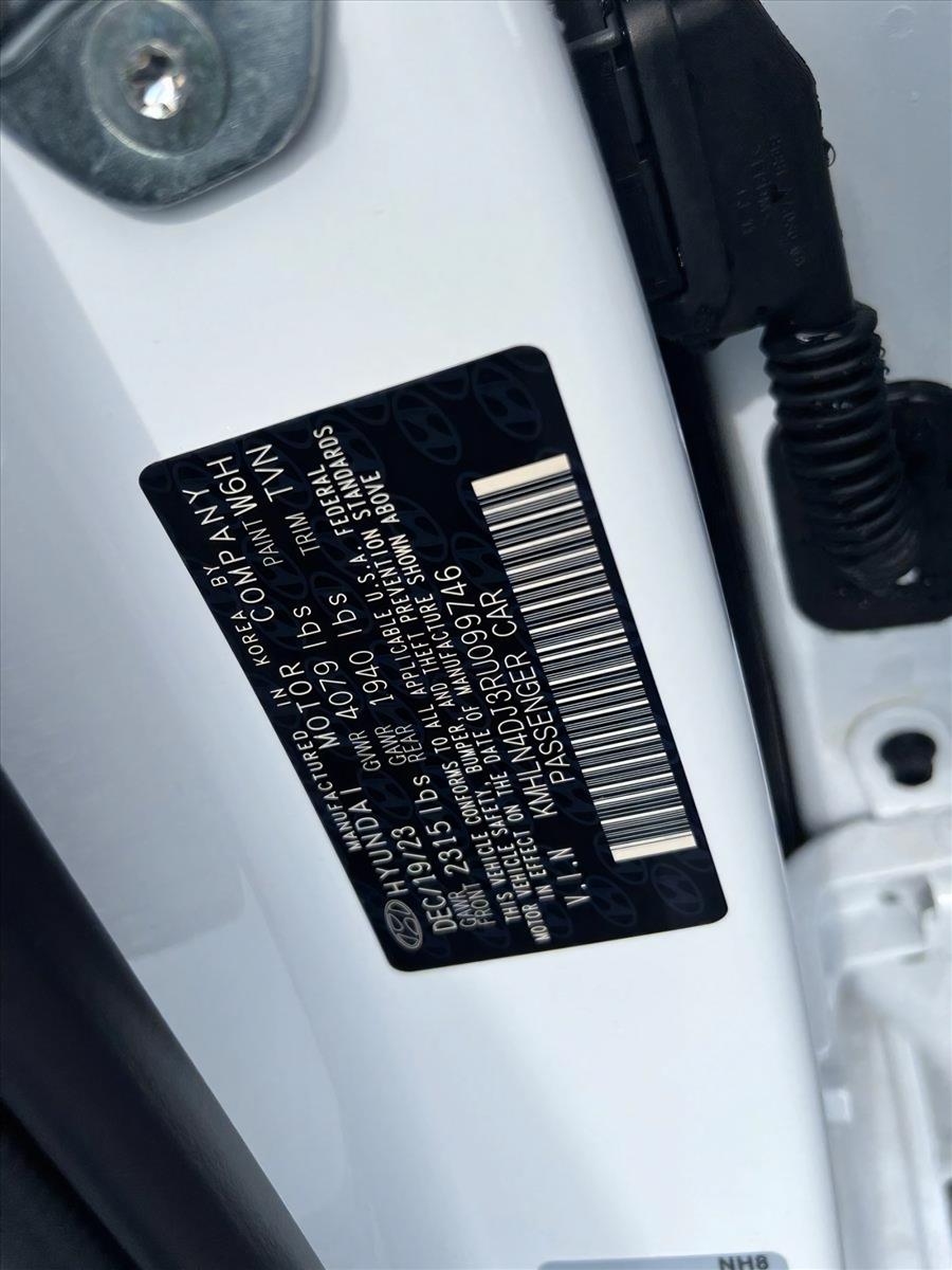 2024 Hyundai ELANTRA Hybrid Vehicle Photo in Santa Clarita, CA 91355
