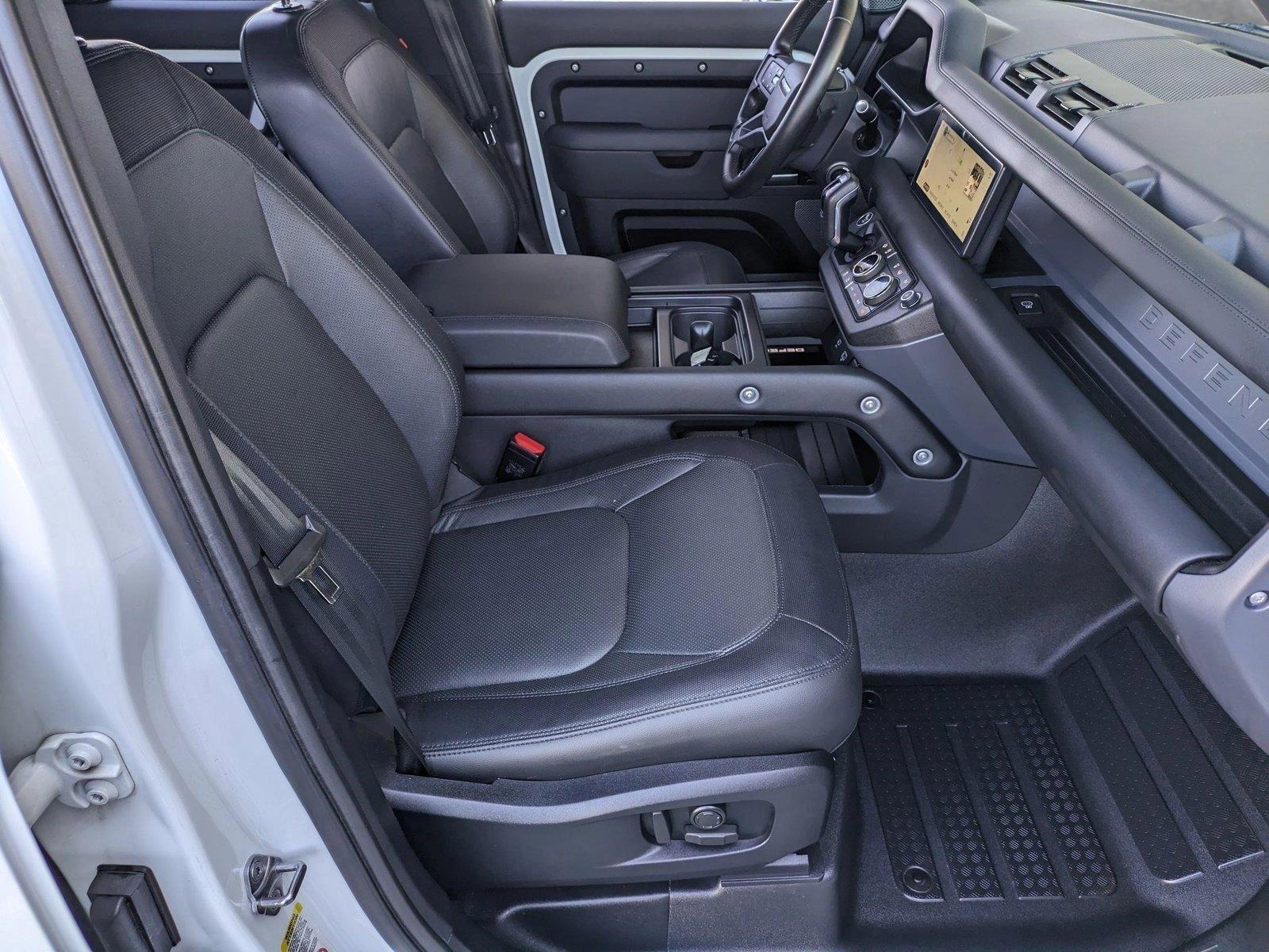 2024 Land Rover Defender Vehicle Photo in Tampa, FL 33614
