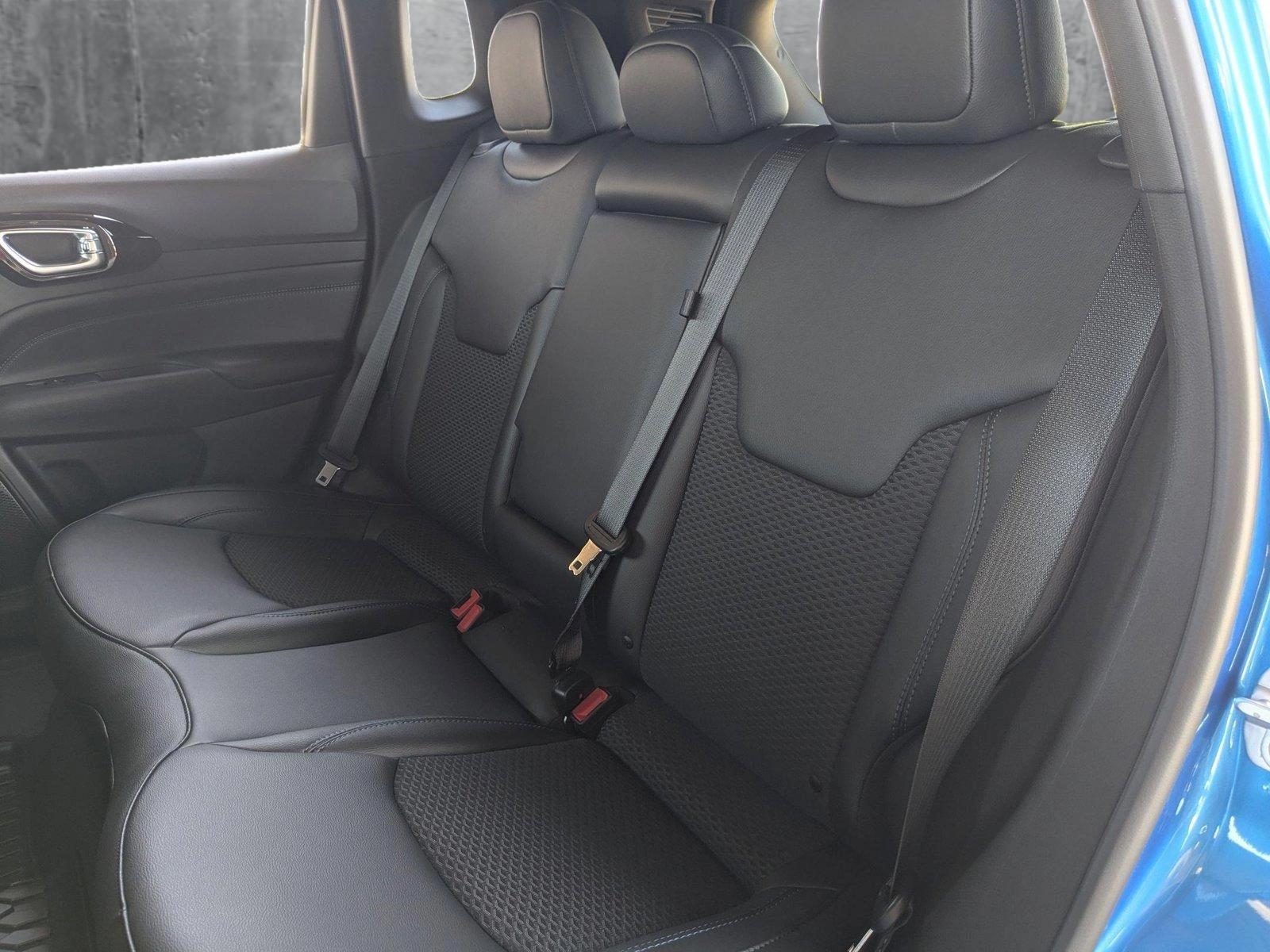 2025 Jeep Compass Vehicle Photo in Valencia, CA 91355