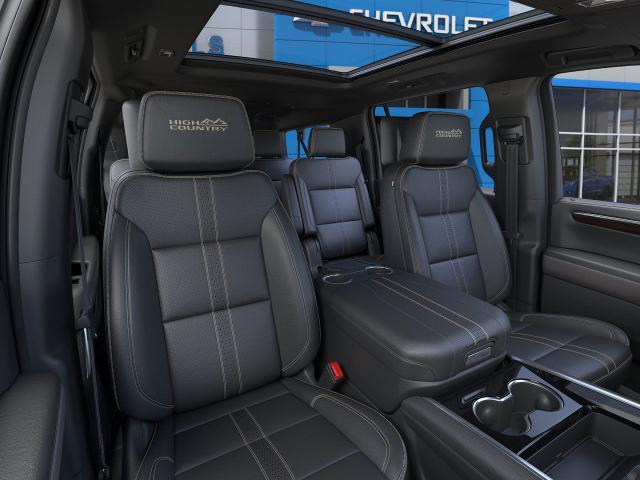 2025 Chevrolet Suburban Vehicle Photo in Roslyn, NY 11576