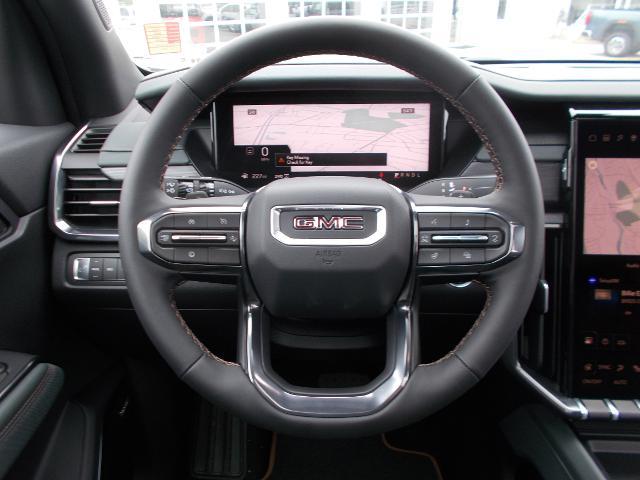 2025 GMC Acadia Vehicle Photo in LOWELL, MA 01852-4336