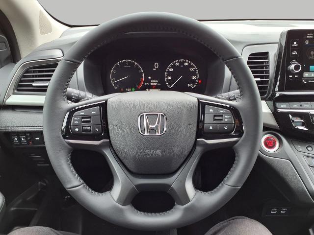 2025 Honda Odyssey Vehicle Photo in Oshkosh, WI 54904