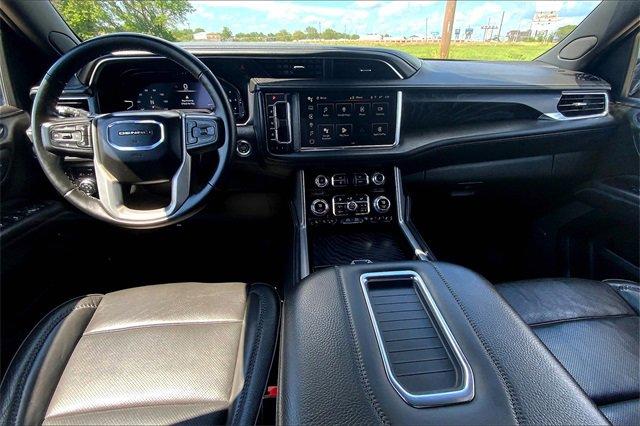 2024 GMC Yukon XL Vehicle Photo in TOPEKA, KS 66609-0000