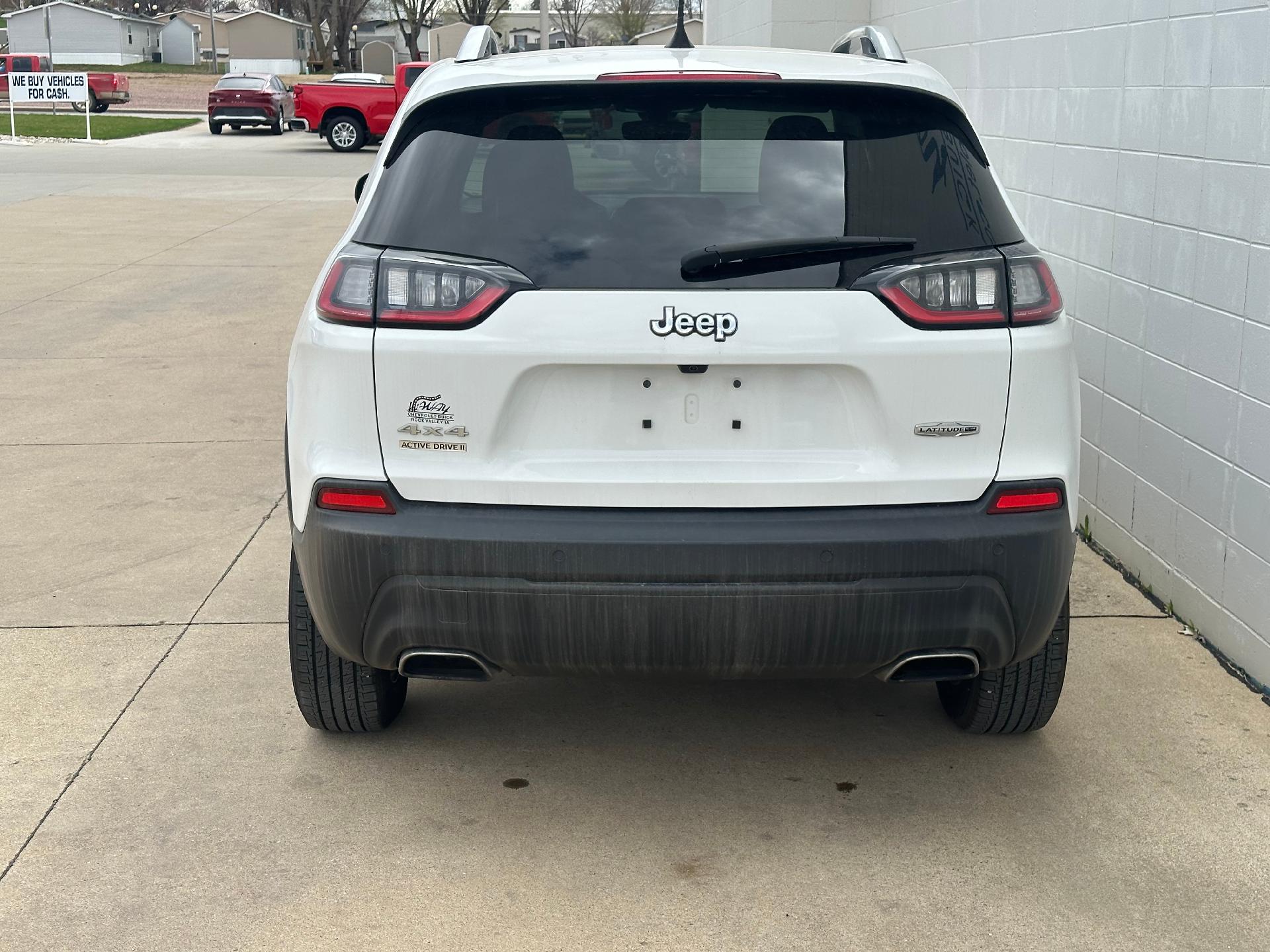 View vehicle photo 5