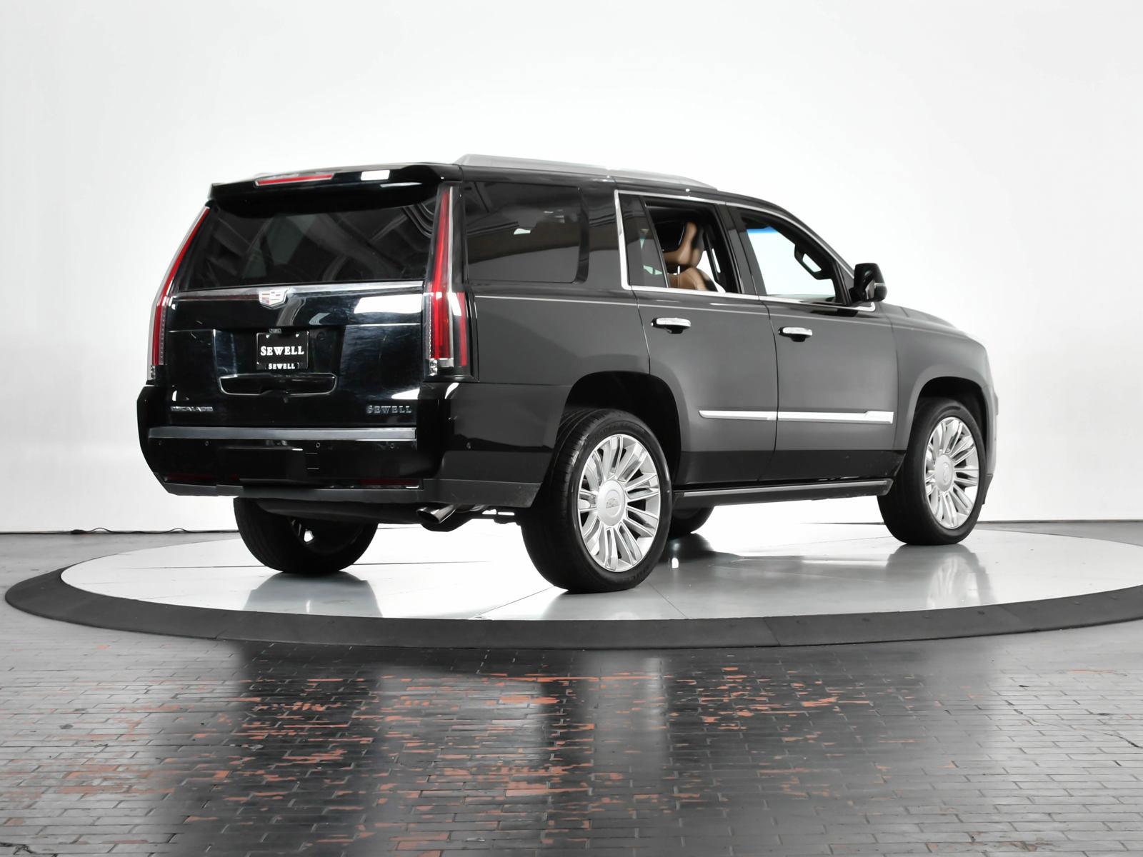 2019 Cadillac Escalade Vehicle Photo in DALLAS, TX 75235