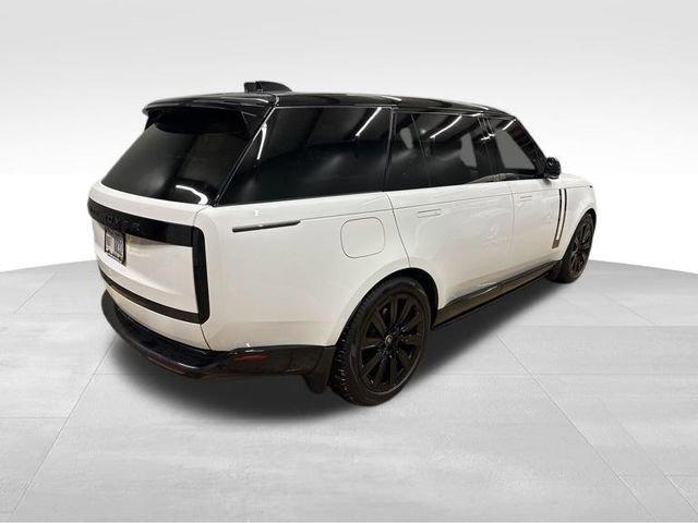 2025 Land Rover Range Rover Vehicle Photo in MEDINA, OH 44256-9631